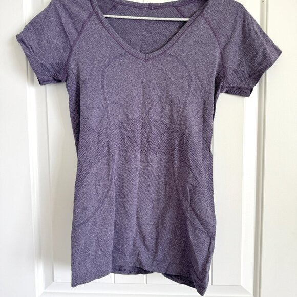 Lululemon Swiftly Tech T-Shirt V-Neck Purple Size 6 - Picture 3 of 6